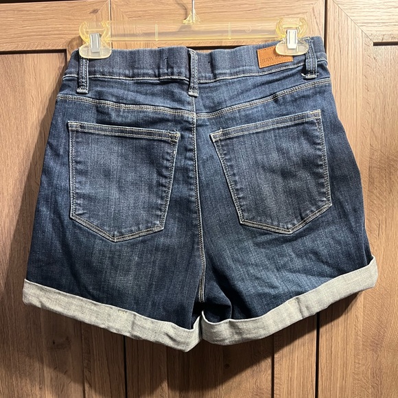 Judy Blue Womens Size Large Stretch Cuffed Pull On Denim Shorts - Picture 2 of 5